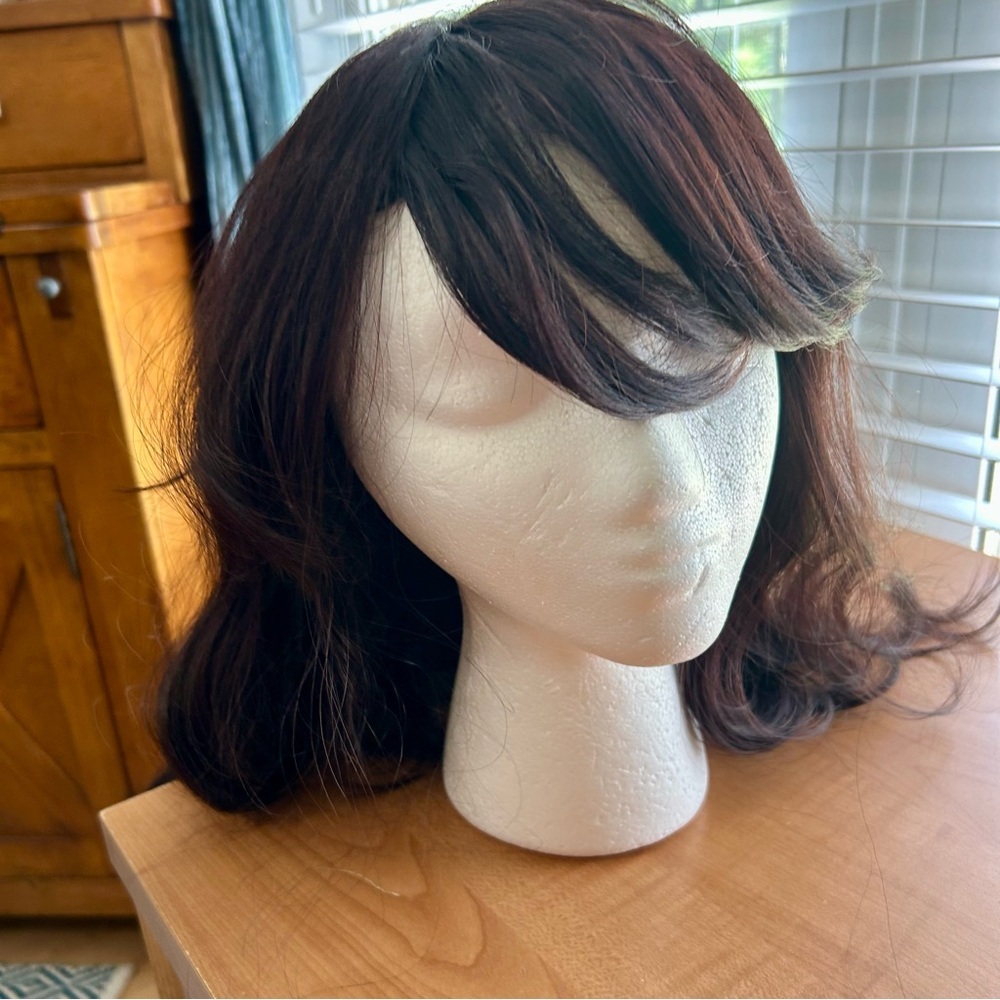Elegant Black Wavy Hair Wig - Picture 2 of 9
